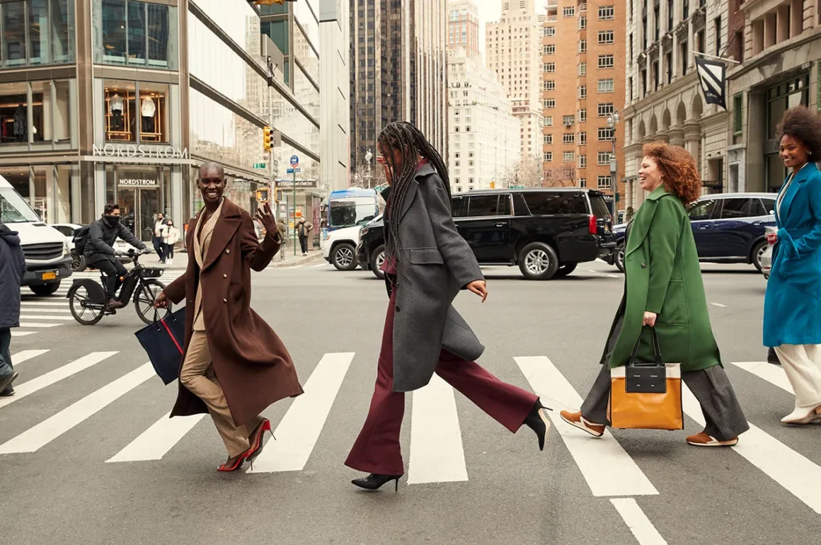 Επώνυμα Γυναικεία Μπουφάν Top 10 Μάρκες