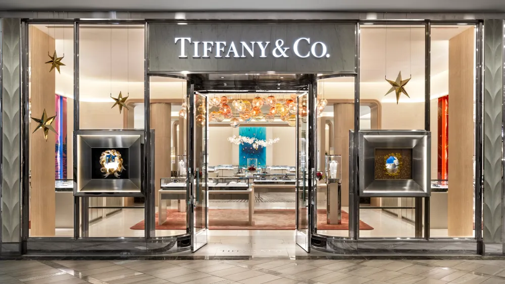 Γιατί η Tiffany Co Είναι Τόσο Ακριβή Από Θρύλο Σε Πολυτέλεια