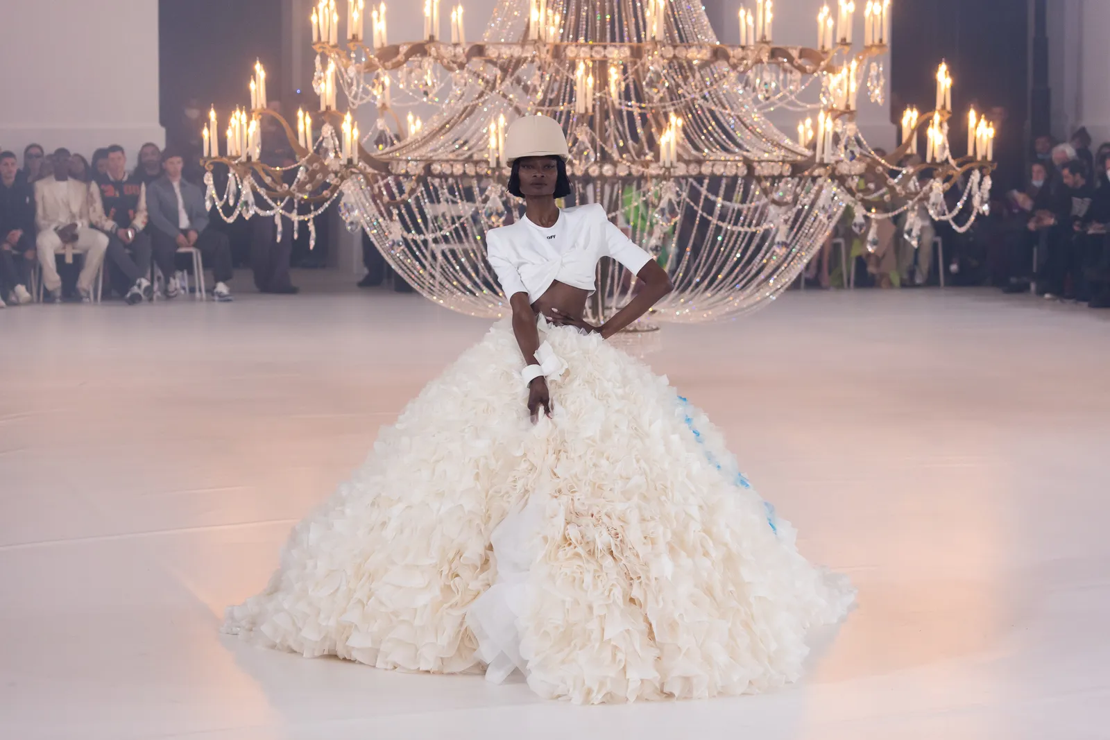 Μάρκα Ένδυσης Off White Όραμα Μοναδικό