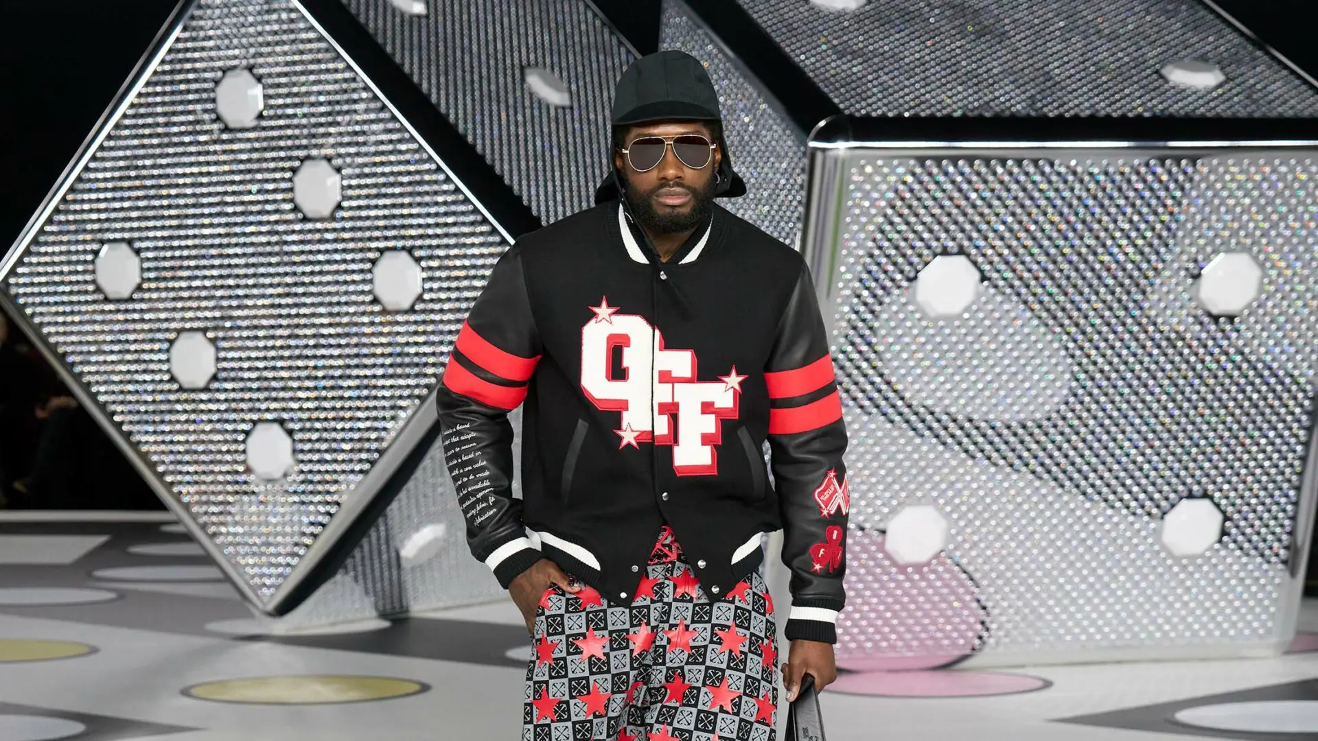 Πωλήθηκε Πολυτελής Μάρκα Ένδυσης