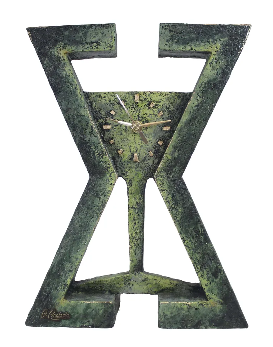 Ρολόι για τα 15 χρόνια της εταιρείας