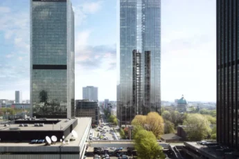 Roma Tower Neos Ouranoxustes Se Ekklesiastiko Oikopedo Sto K